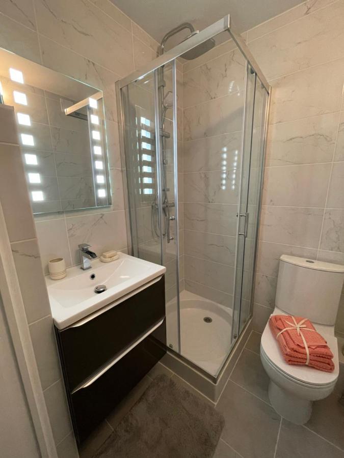 Appartement De Charme A 2 Min De La Plage Vallauris Eksteriør bilde